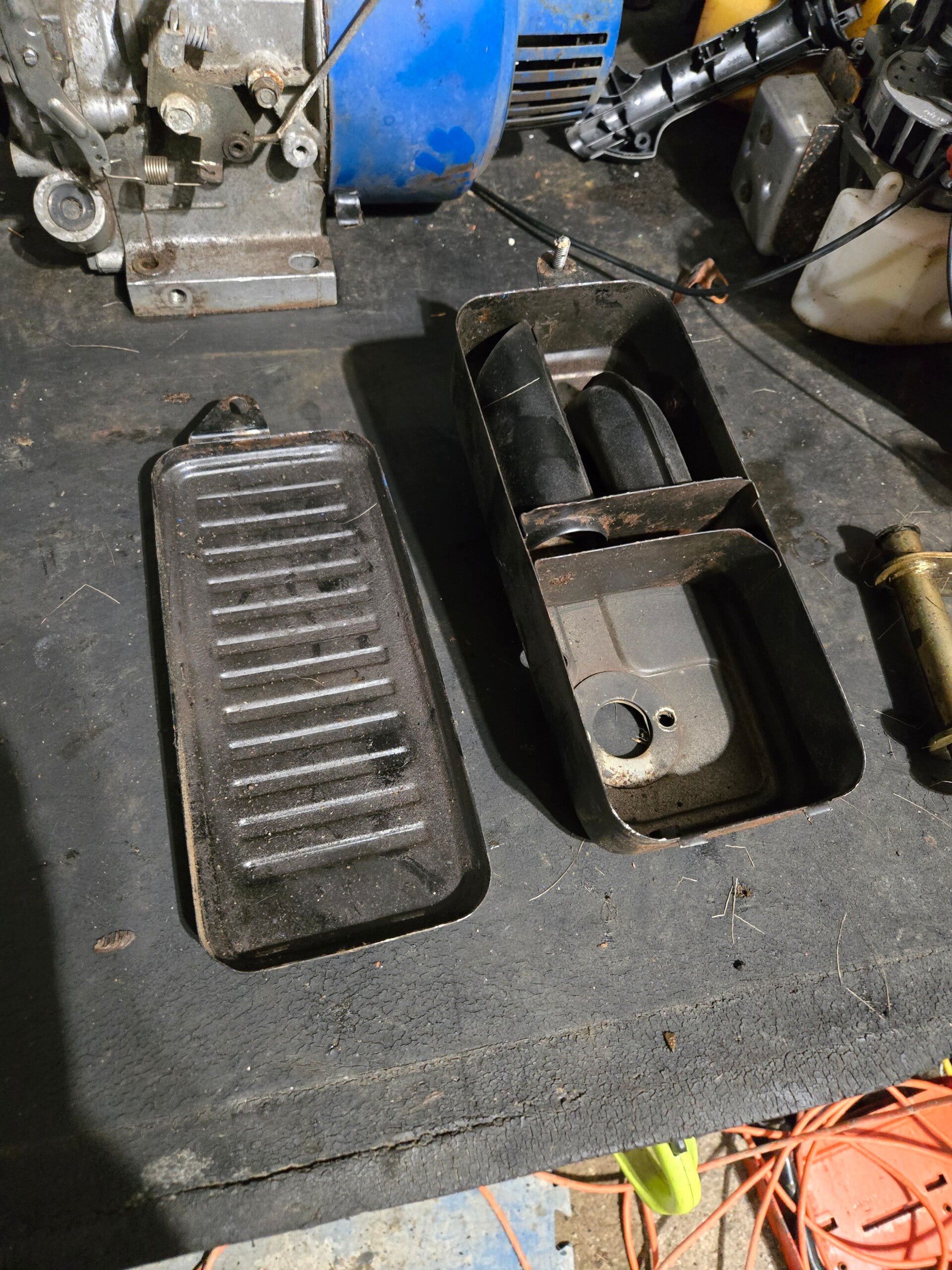 Boîtier de filtre a air.