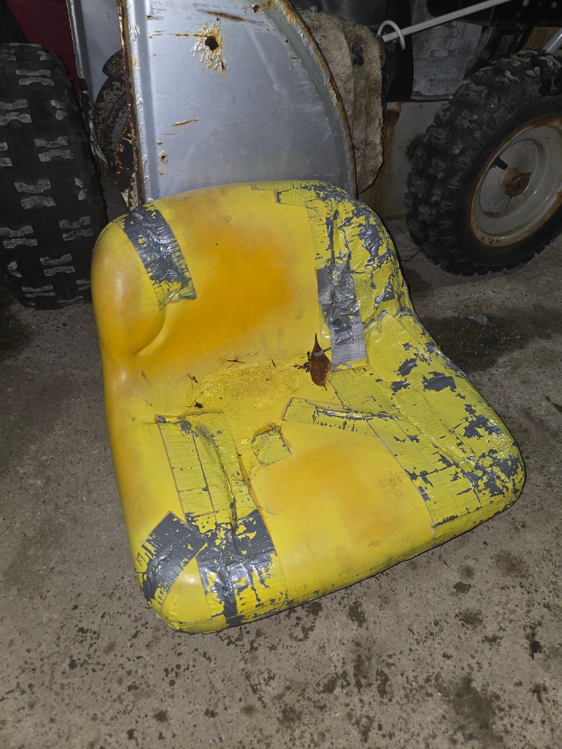 Banc de tracteur usager