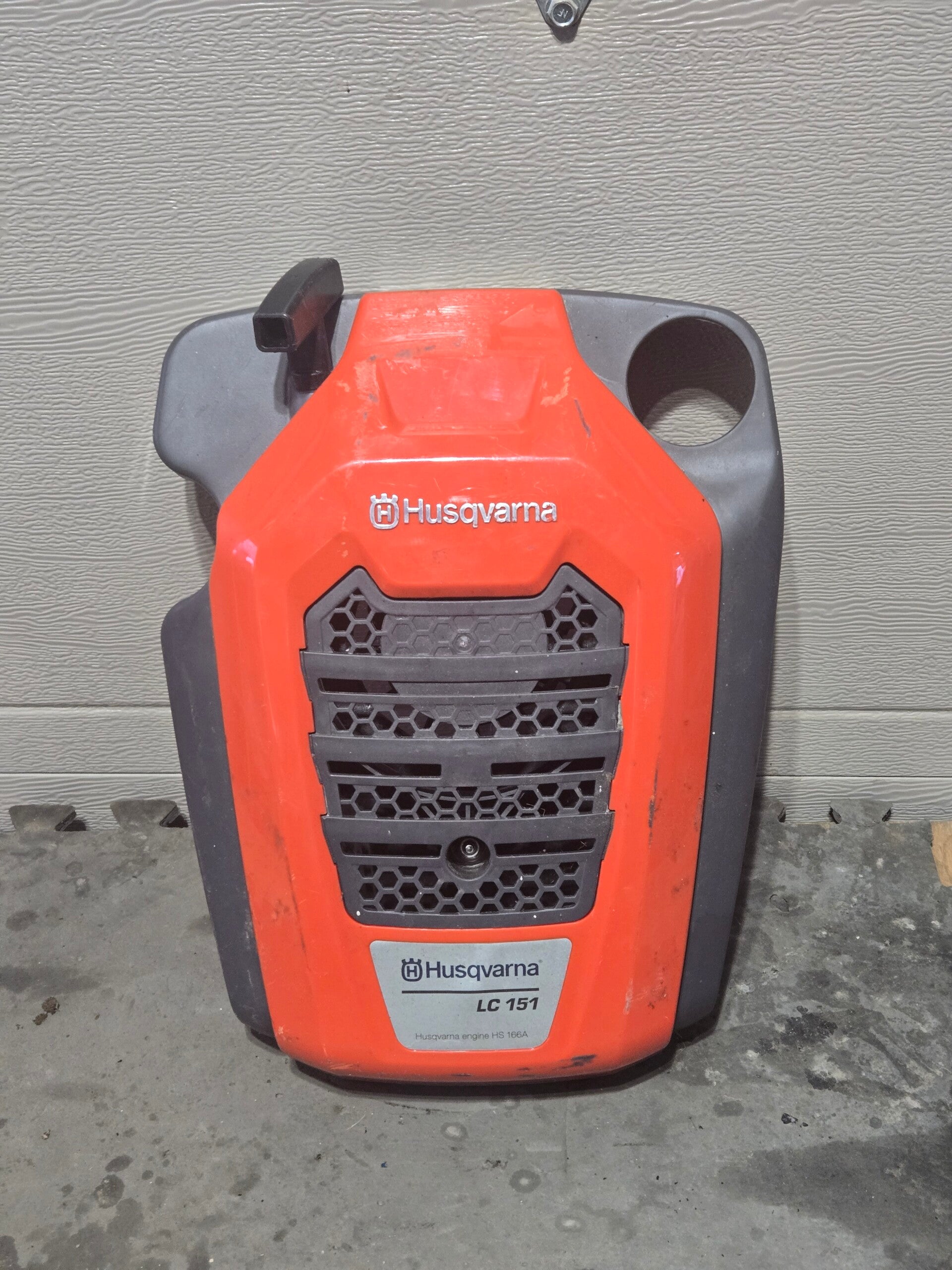 Cache Moteur de tondeuse Husqvarna LC151