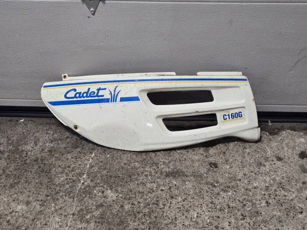 Extension de capot droit Cub Cadet C160G  mtd
