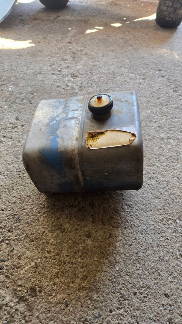 Réservoir a essence  Ford LT12  Métal