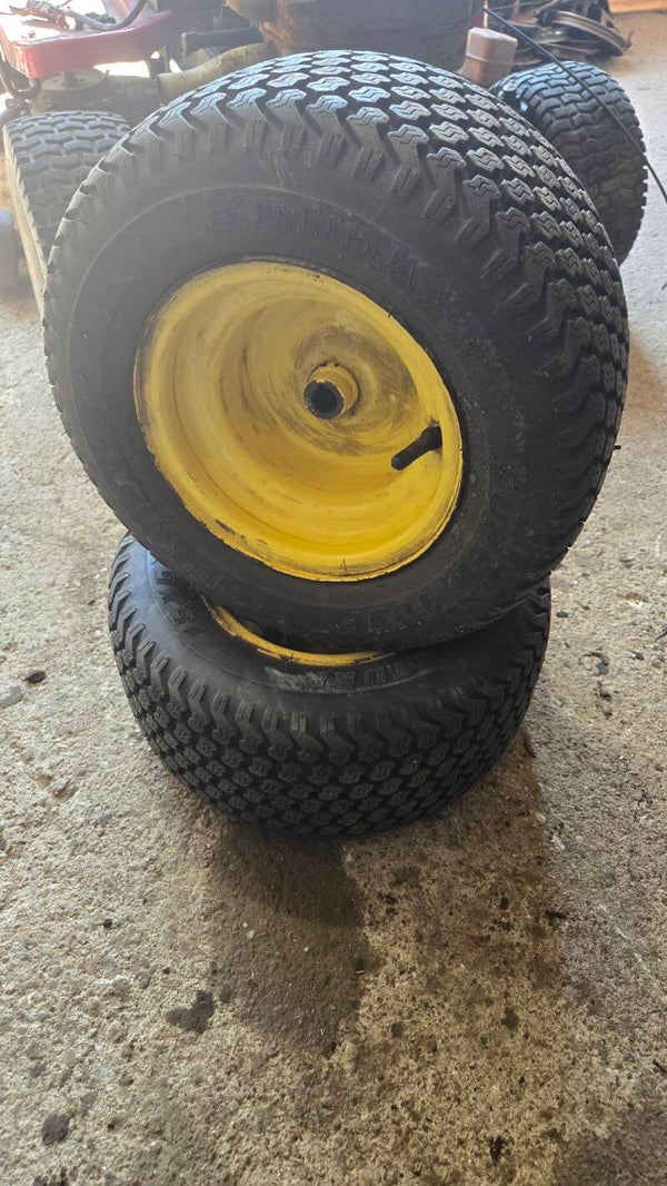 Pneu et janteJohn deere   16x6 50-8
