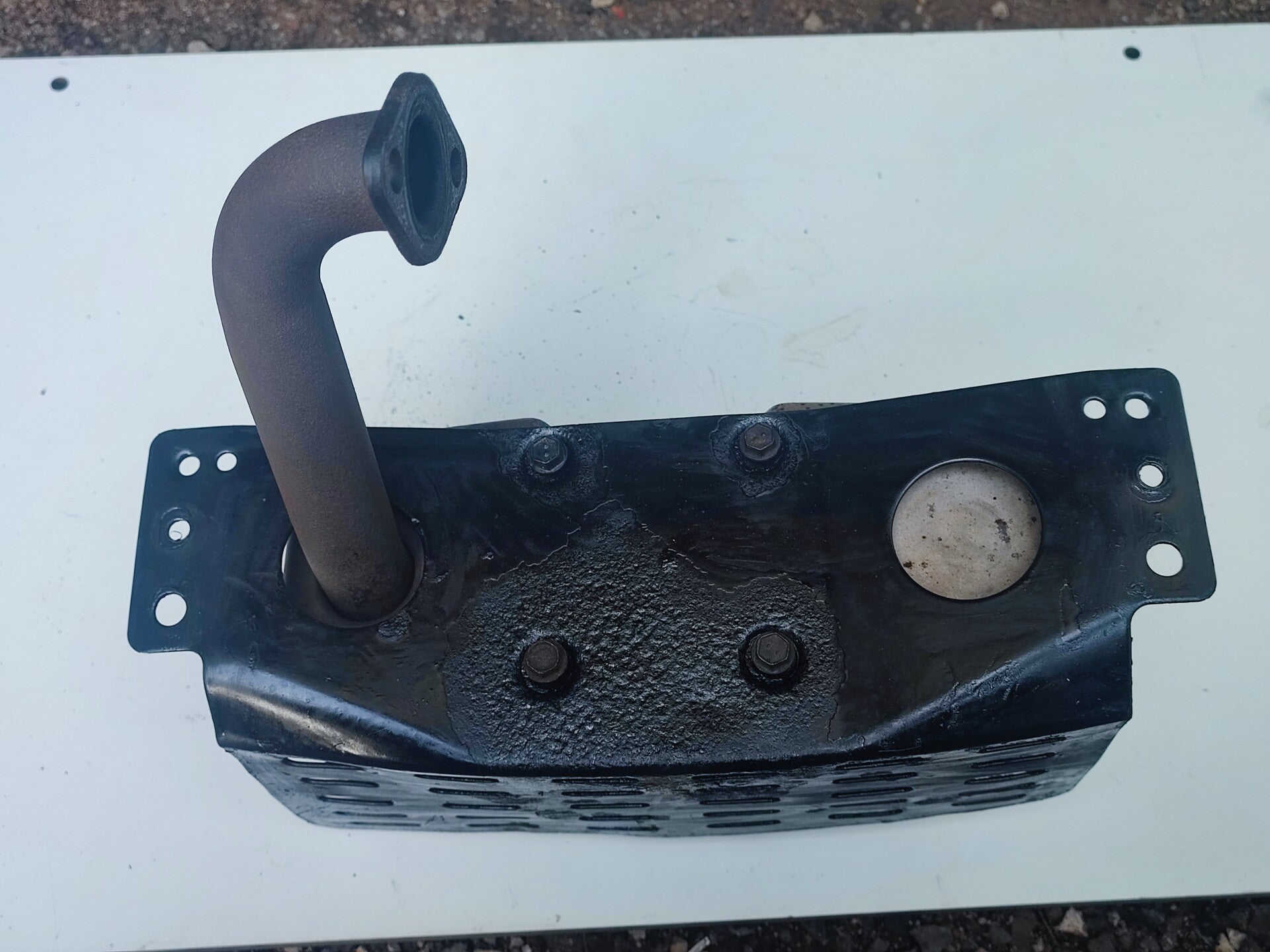 Silencieux d'échappement pour tracteur tondeuse MTD