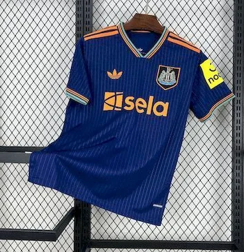 Newcastle United derde uitshirt 2025/2026