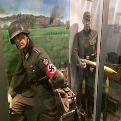 2015_7603-guild-of-battlefield-guides-weekend-museum-vliegbasis-deelen-10-okt-standard-91raxs.jpg
