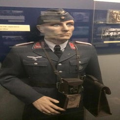 2015_7606-guild-of-battlefield-guides-weekend-museum-vliegbasis-deelen-10-okt-standard-sghyah.jpg