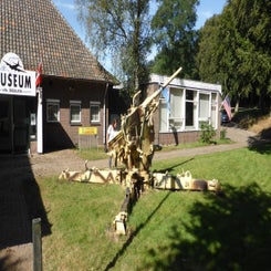 2016_3907-museum-vliegbasis-deelen-10-sept-standard-qm0tzw.jpg