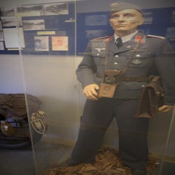 2016_4209-museum-vliegbasis-deelen-10-sept-standard-699jg8.jpg