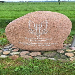 2024_0810-herdenking-bij-monument-robert-georges-heckmann-sas-operatie-amherst-verlengde-grensweg-gieten-12-apr-standard-3m6tk4.jpg