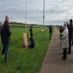 2024_0823-herdenking-bij-monument-robert-georges-heckmann-sas-operatie-amherst-verlengde-grensweg-gieten-12-apr-standard-dqqxv4.jpg