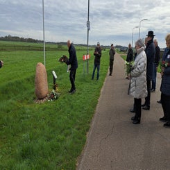 2024_0824-herdenking-bij-monument-robert-georges-heckmann-sas-operatie-amherst-verlengde-grensweg-gieten-12-apr-standard.jpg