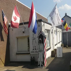 2025_0290-museum-ergens-in-nederland-van-erik-zwiggelaar-in-emmen-10-jaar-29-mrt-standard.webp