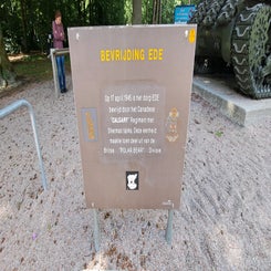 2025_1592-sherman-tank-op-de-langenberg-herinnert-aan-de-bevrijding-van-ede-28-mei-standard-7emzji.jpg