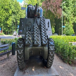 2025_1595-sherman-tank-op-de-langenberg-herinnert-aan-de-bevrijding-van-ede-28-mei-standard.jpg