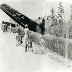 2025_2961-bft-slag-om-den-haag-veel-junkers-ju-52-moesten-een-noodlanding-maken-of-werden-neergeschoten-op-10-mei-1940-standard.jpg
