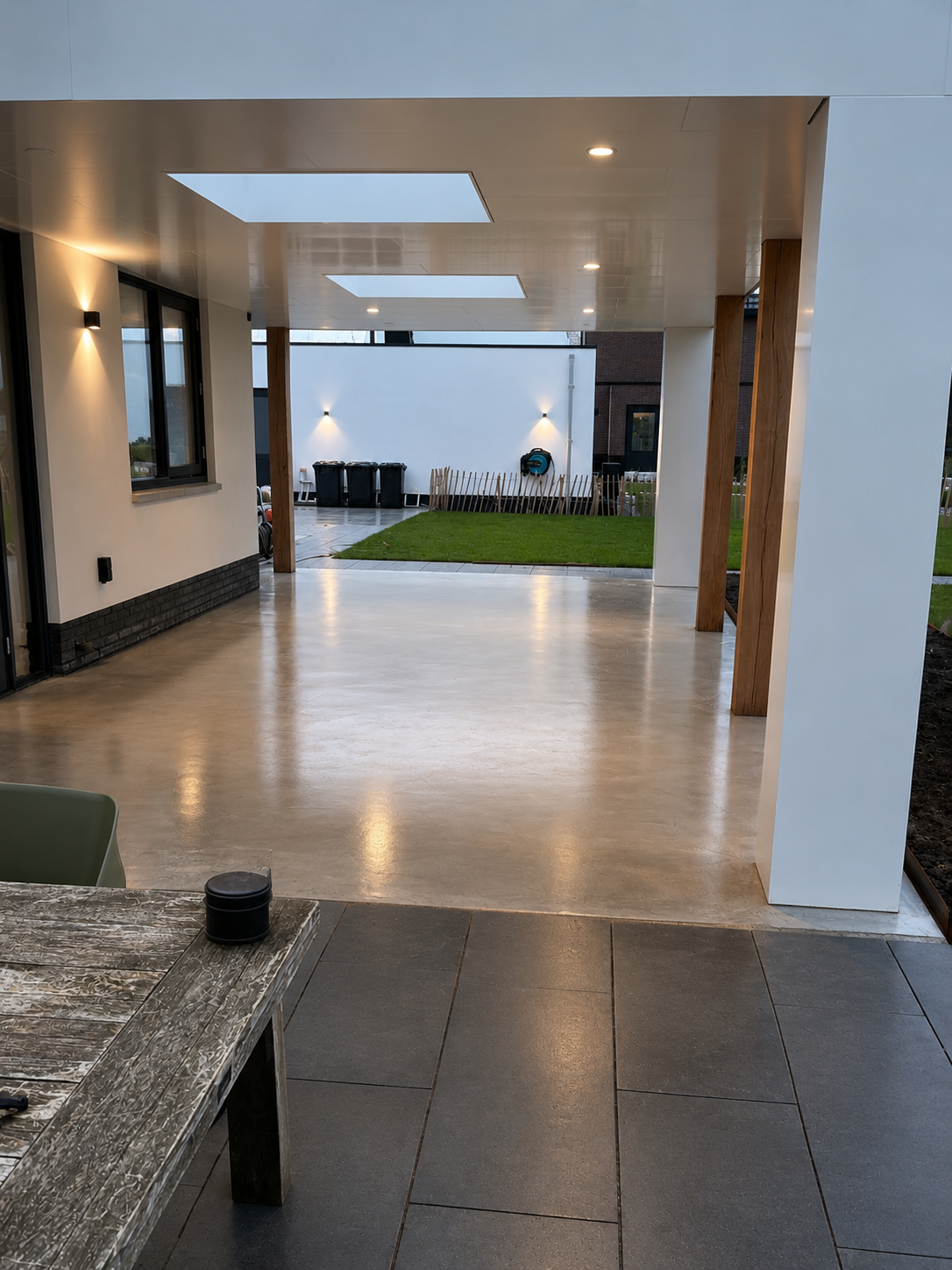 Gevlinderde terrasvloer van KBB Betonwerken