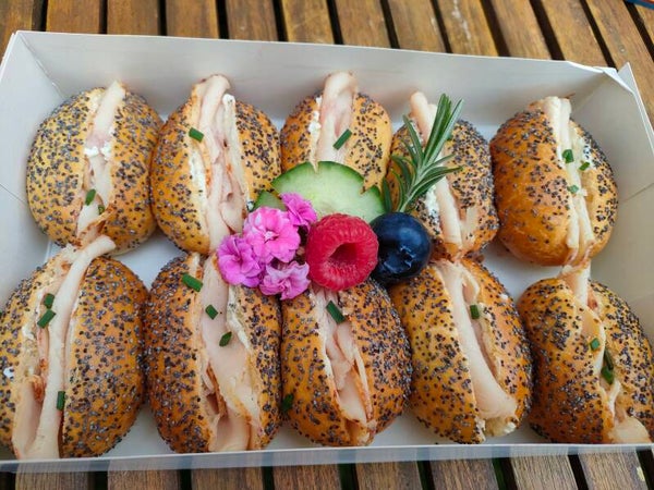 10 Mini navettes ou hot dogs