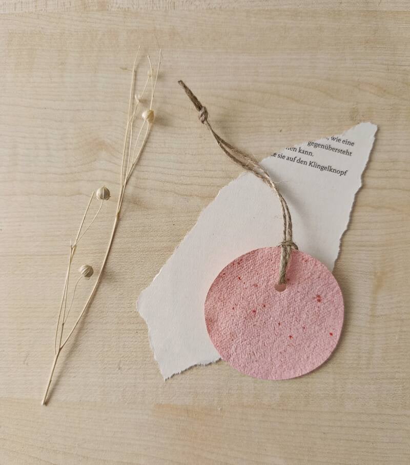 Handgeschöpfter Geschenkanhänger runder Kreis 