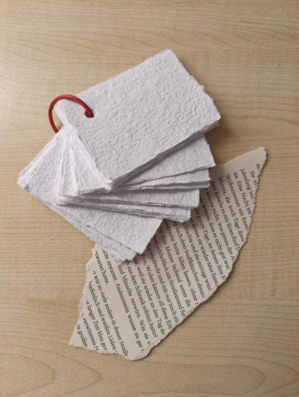 Papierfächer / Musterfächer aus handgeschöpftem Papier (DIN A8)
