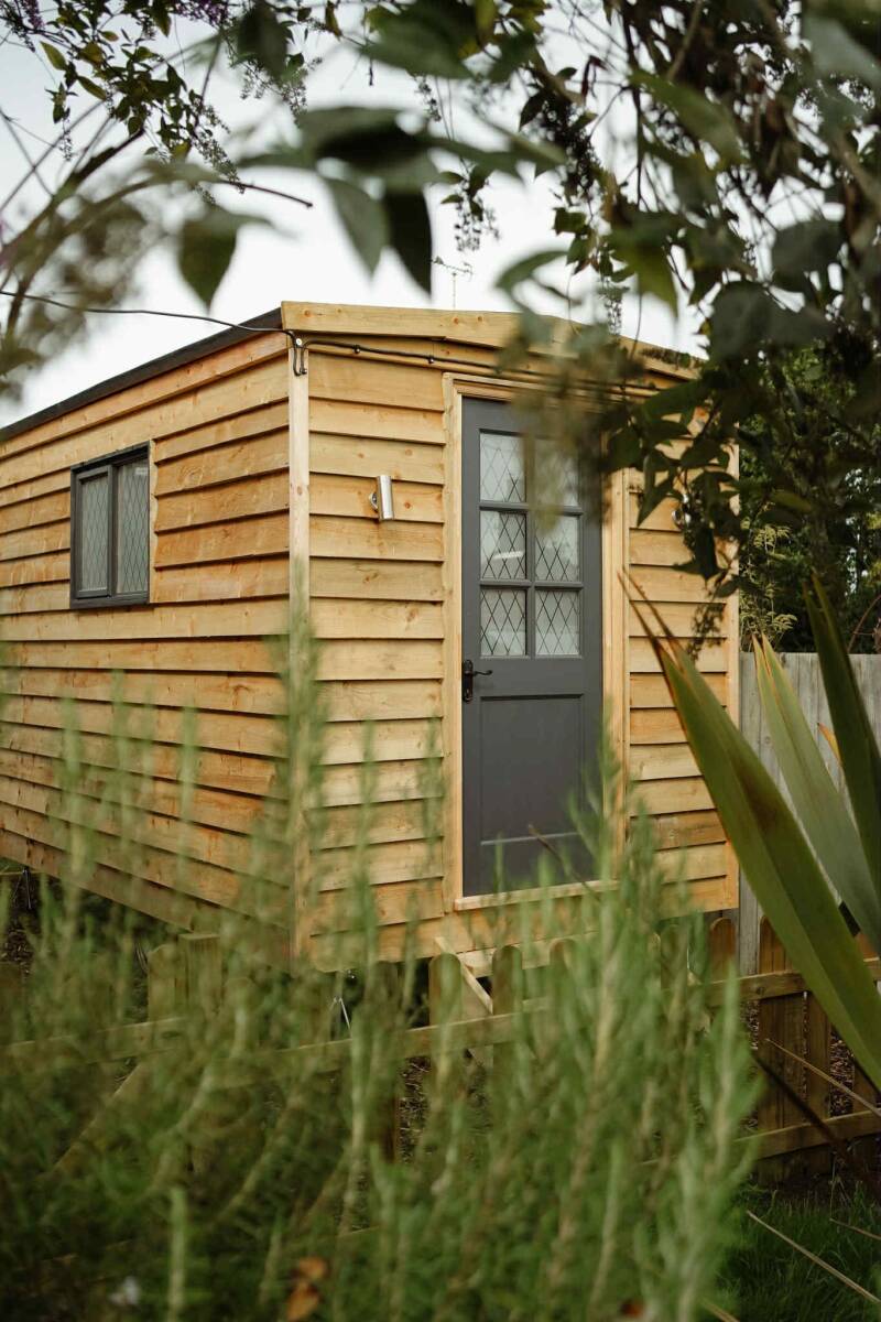 shep-hut-l1-standard-f1ohdf.jpg