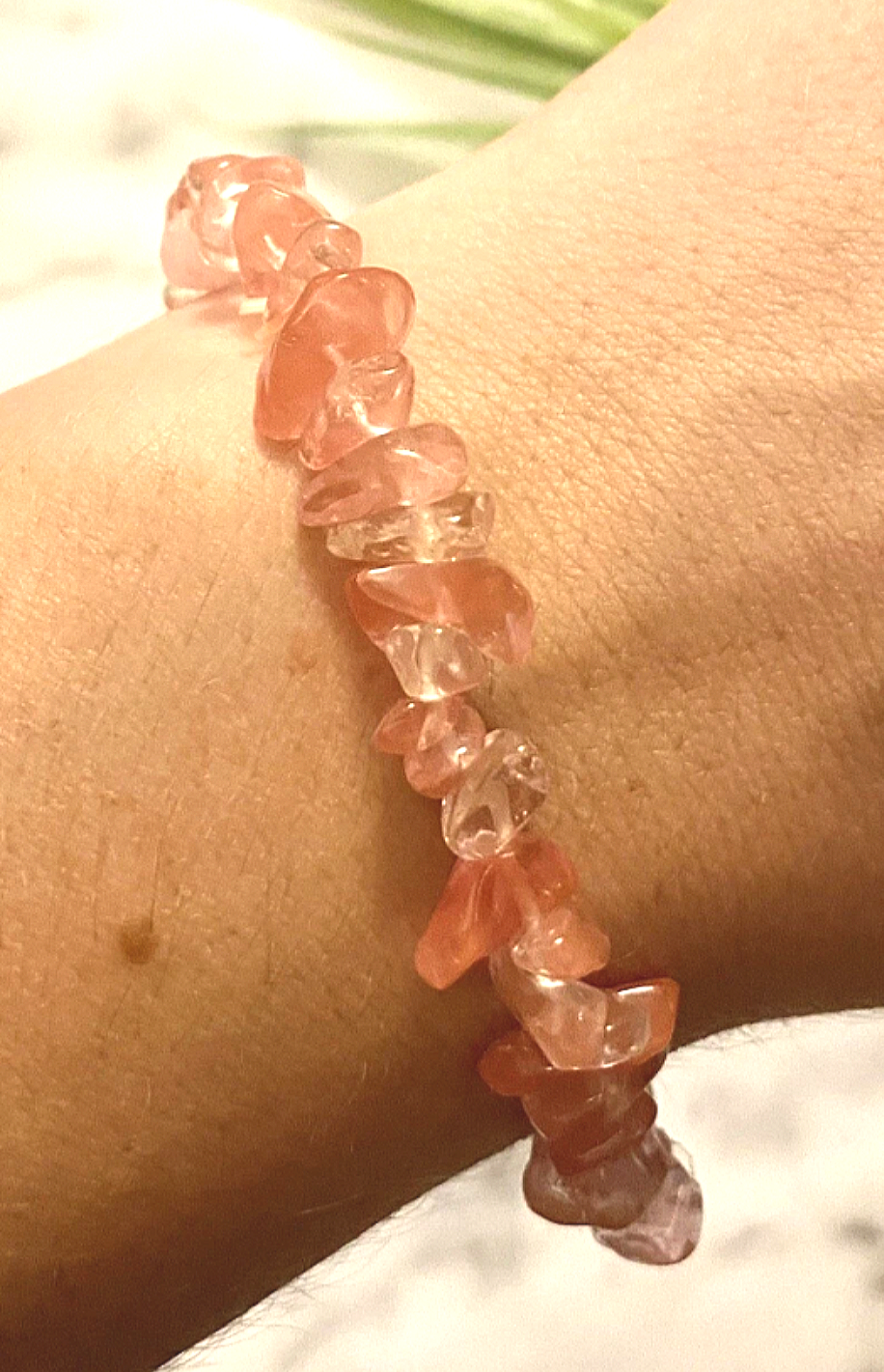 Cherry Quartz Crystal Chip Elastic Bracelet
