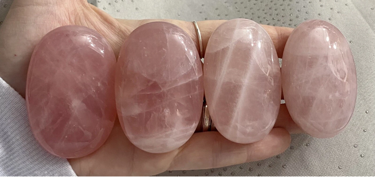 Rose Quartz Palm-stone X1 Gemstone Crystal
