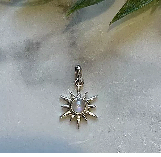 Rainbow Moonstone Star Pendant 925 Sterling Silver