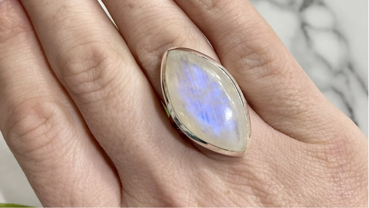 Rainbow Moonstone Large Gemstone 925 Sterling Silver Ring Size S