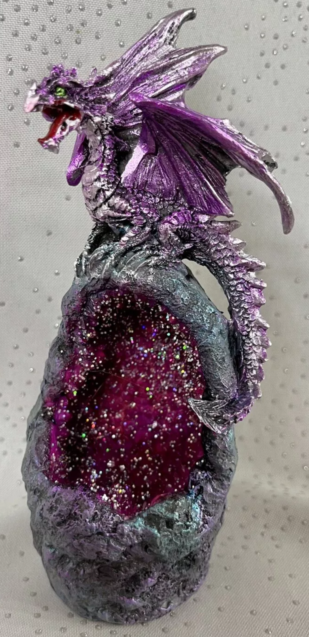 Dragon Purple On Rocks With Diamond LED