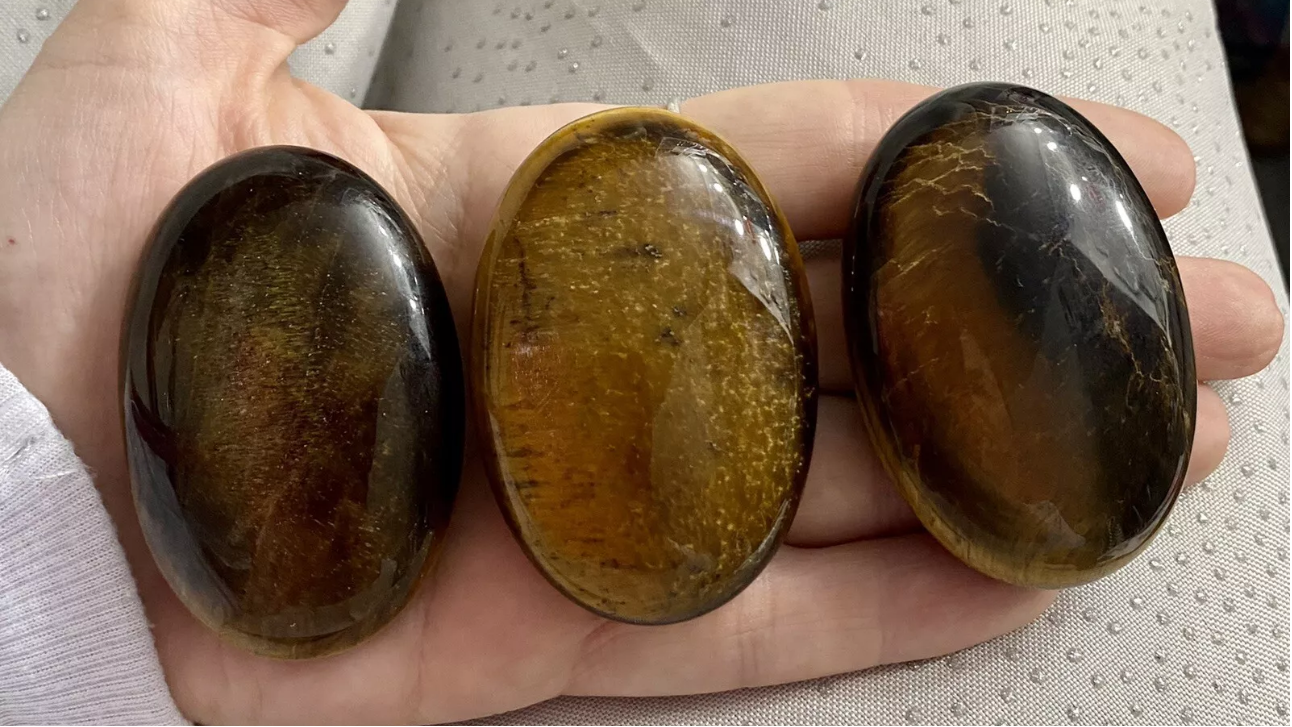 Tigers Eye Palm-stone Aprox 75g Gemstone