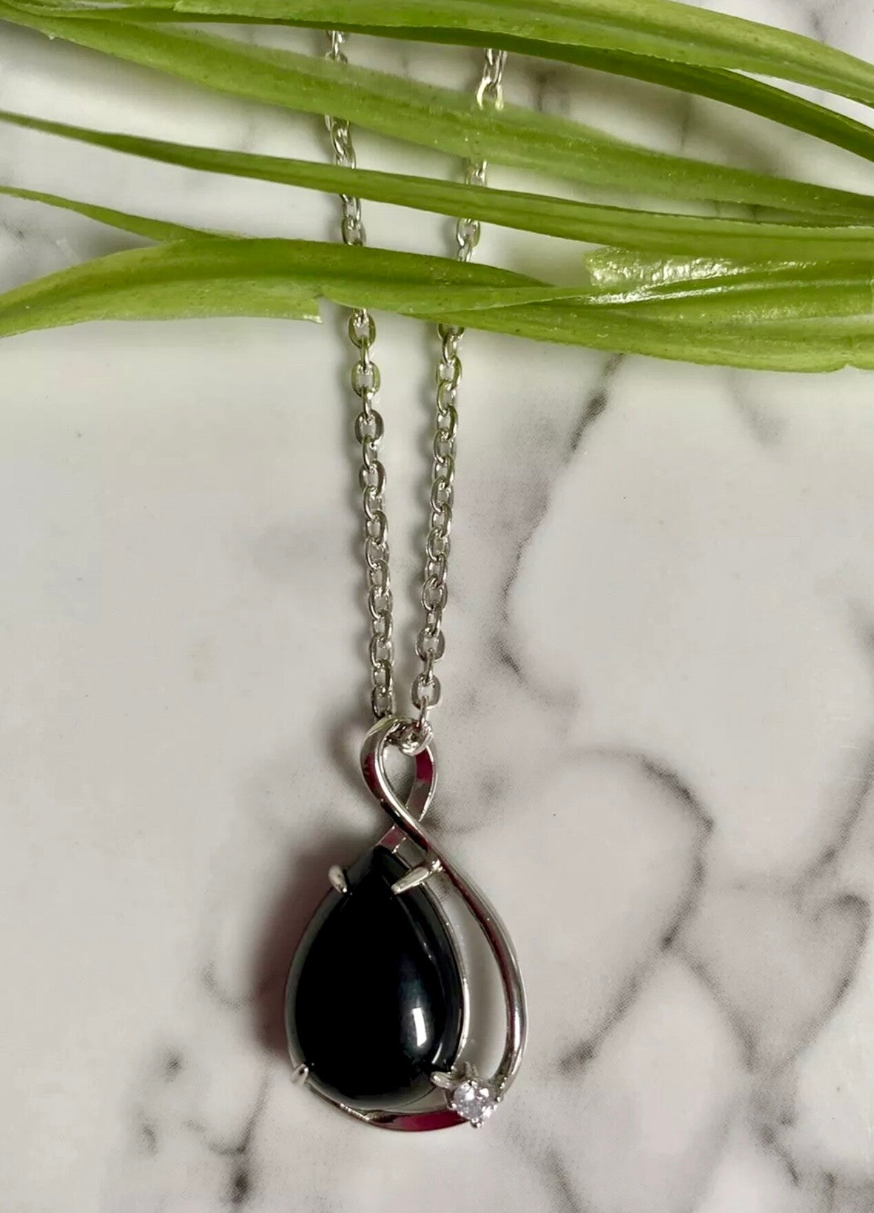 Black Onyx Swirl Pendant Silver Plated Necklace