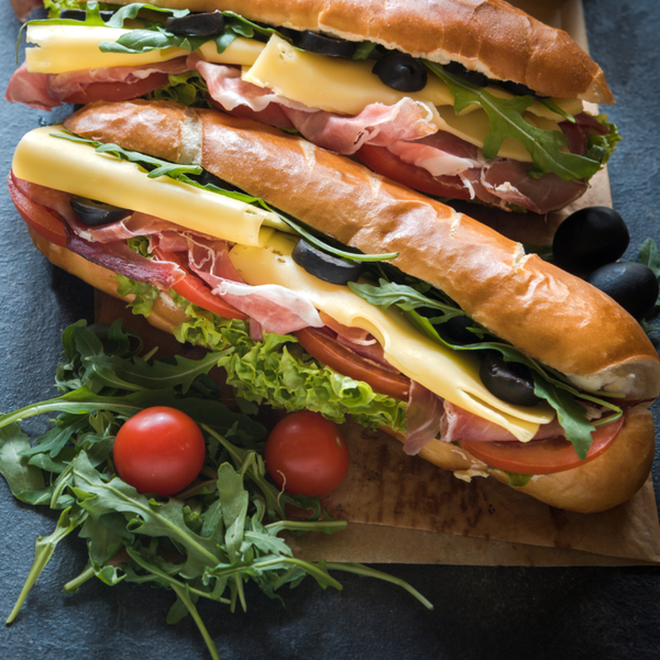 Broodje Kip Hawaï (cocktail met ananas)