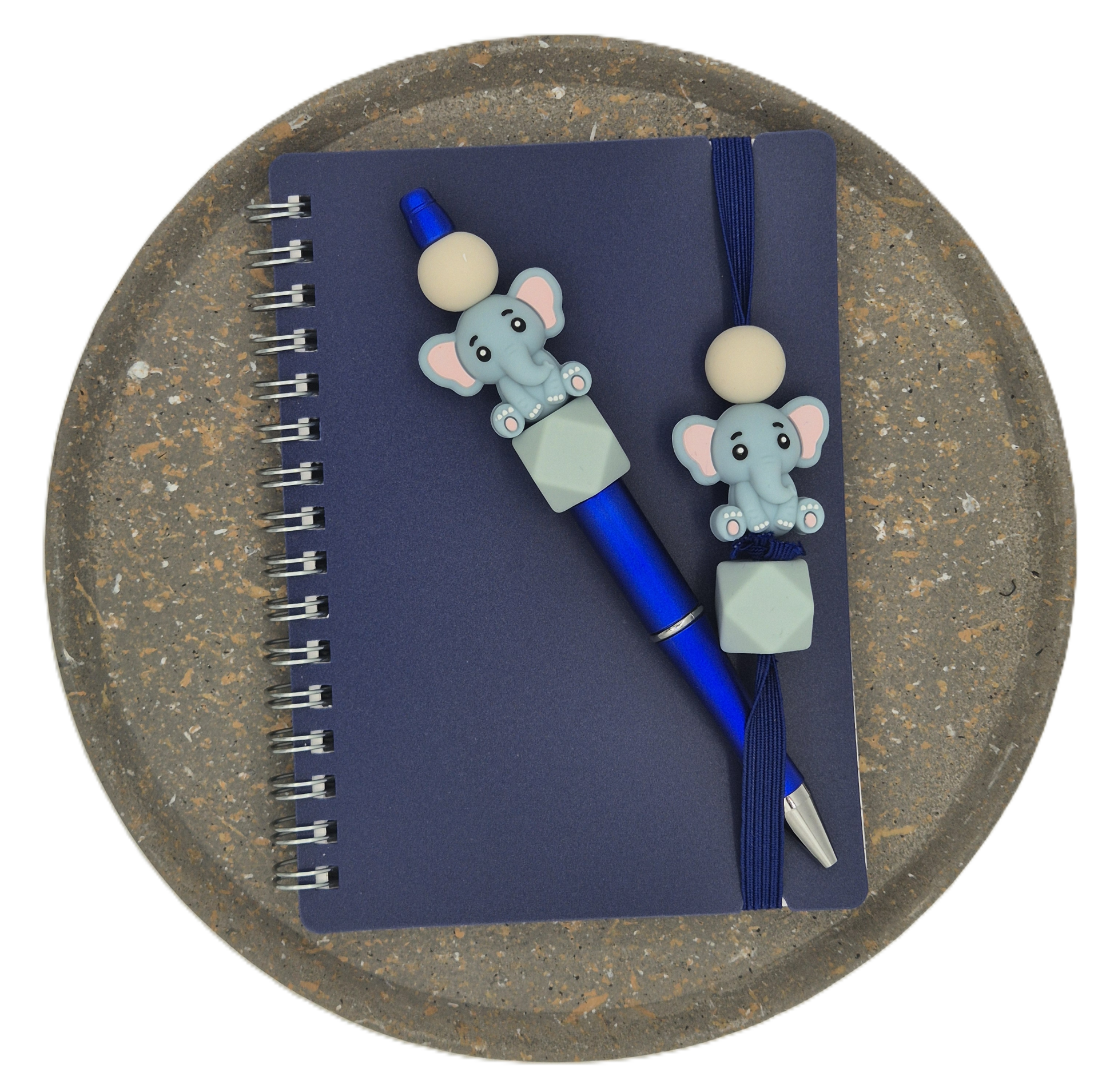 Notitieboekje en pen olifant