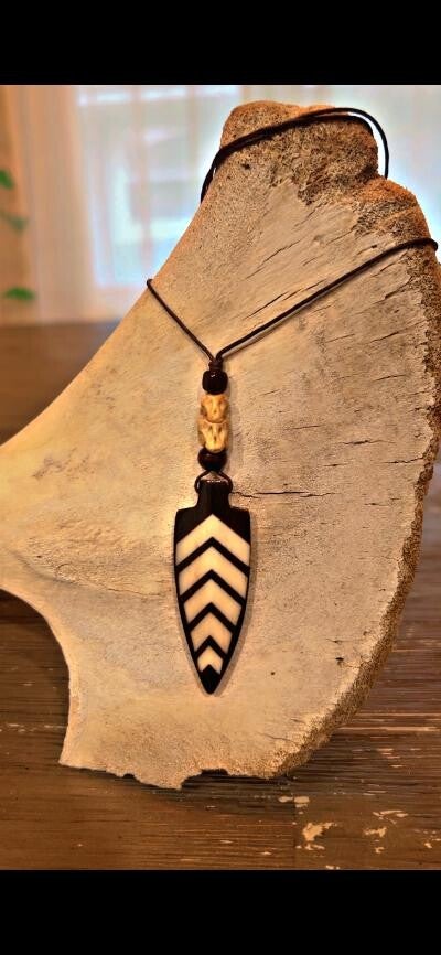 rattle snake vertebrae arrowhead pendant