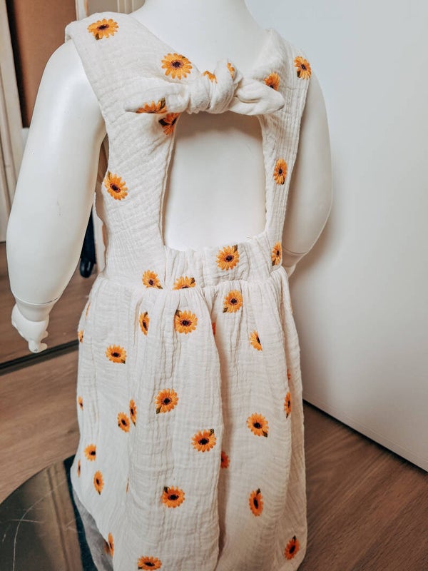 Jurkje Lot zonnebloemen