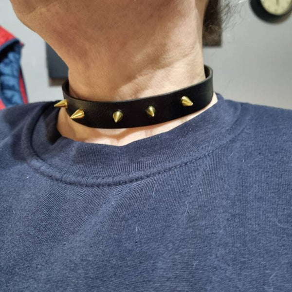 Choker collars