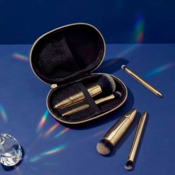 AVON – Set de 5 brochas de maquillaje con estuche