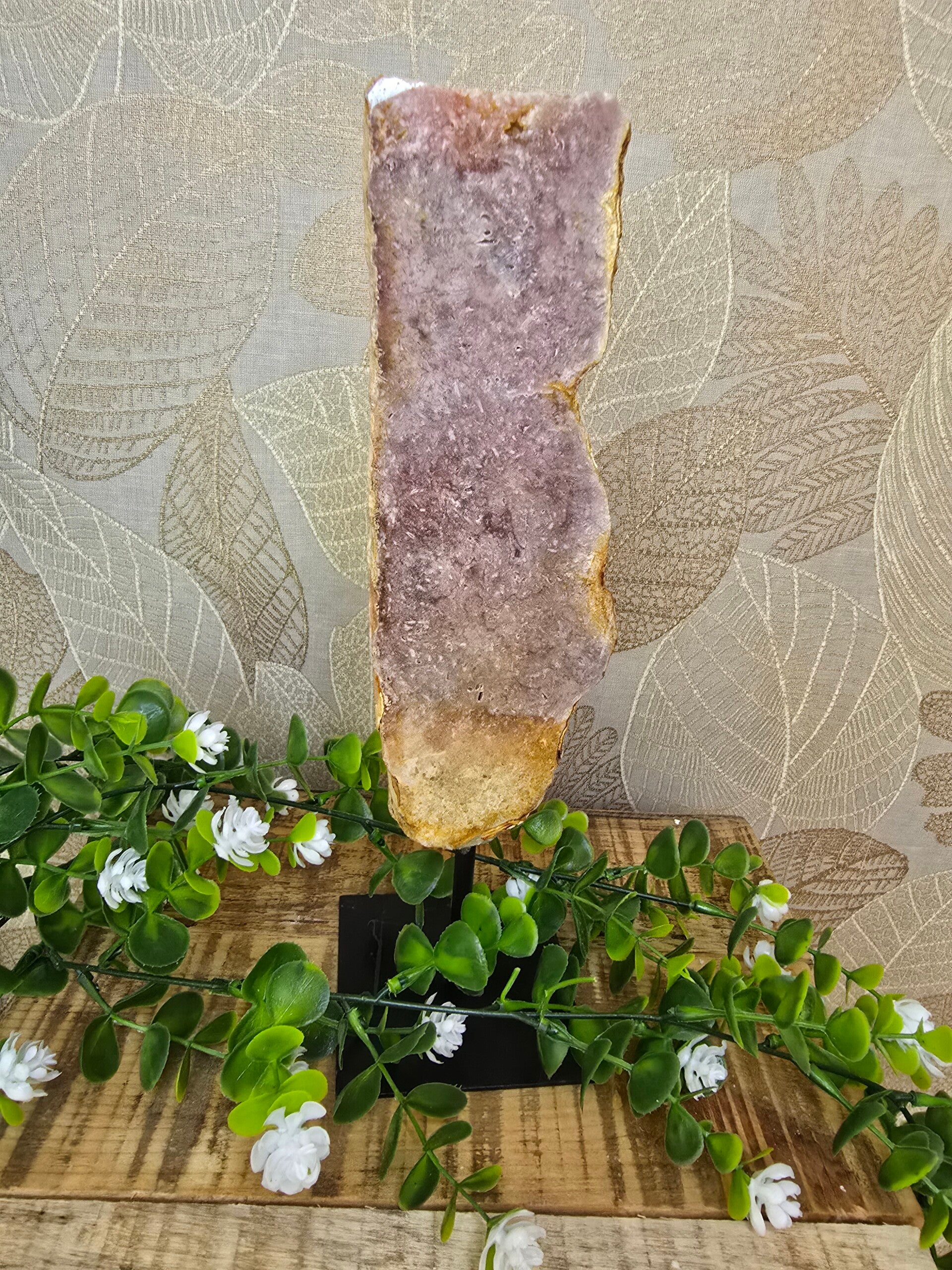 Roze amethist op standaard