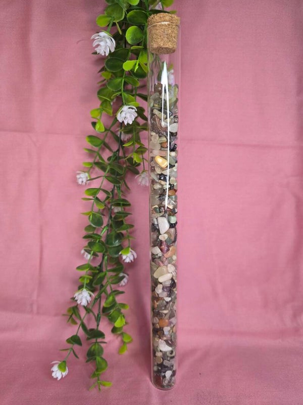 Koker met trommelstenen