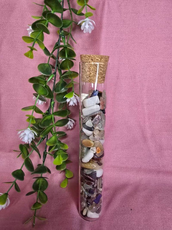 Koker met trommelstenen