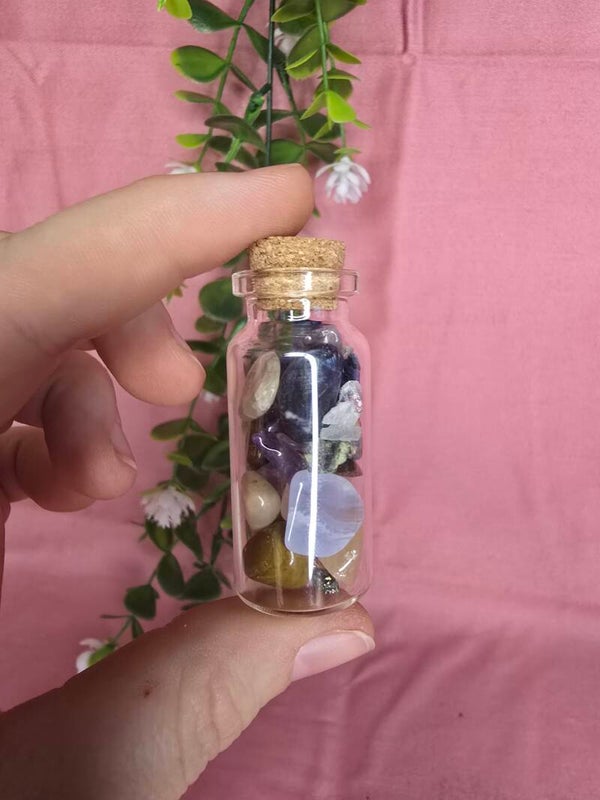 Koker met trommelstenen