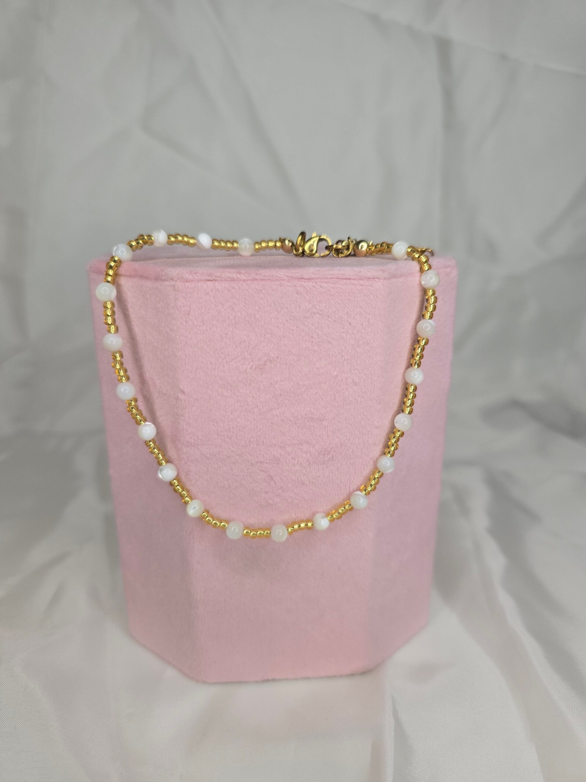 Parelmoer enkel armband