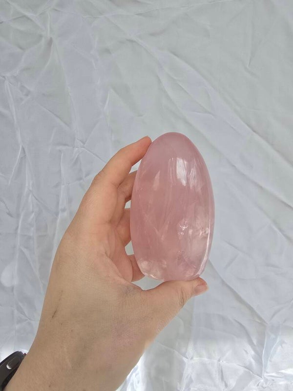 Rozenkwarts sculptuur met starflash