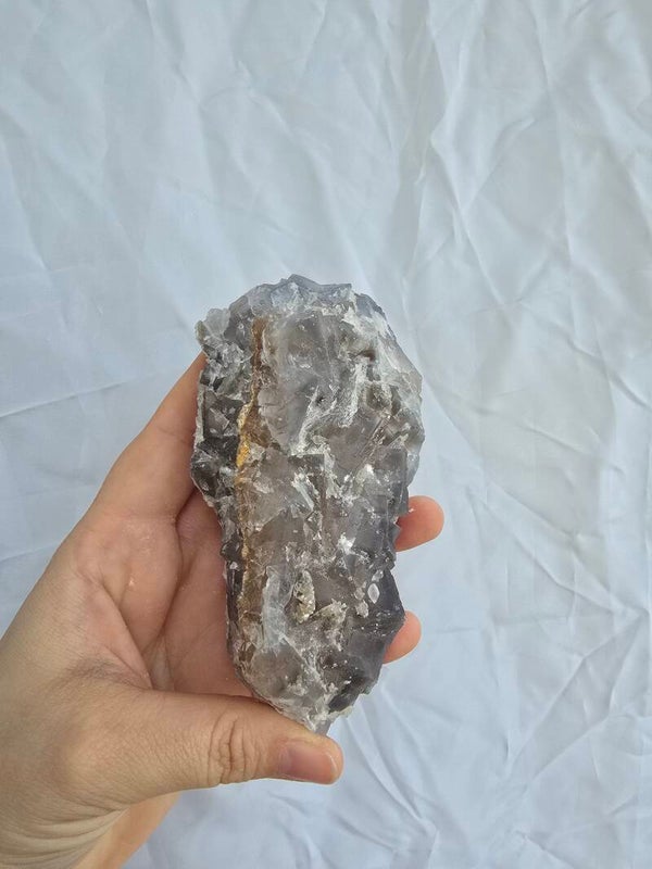 Fluoriet met calciet kristallen