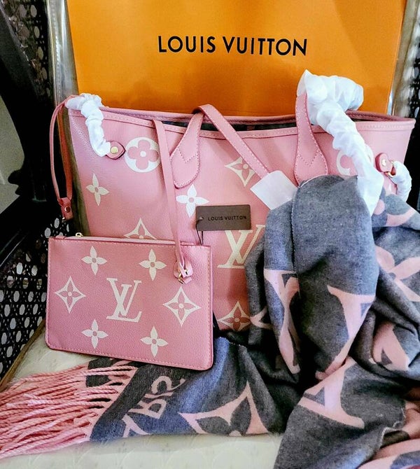Louis Vuitton Neverfull MM With Cashmere Scarf.