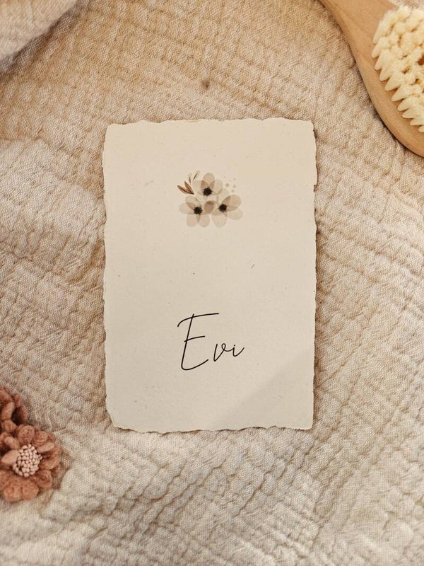 Handgeschept papier met getekende bloem