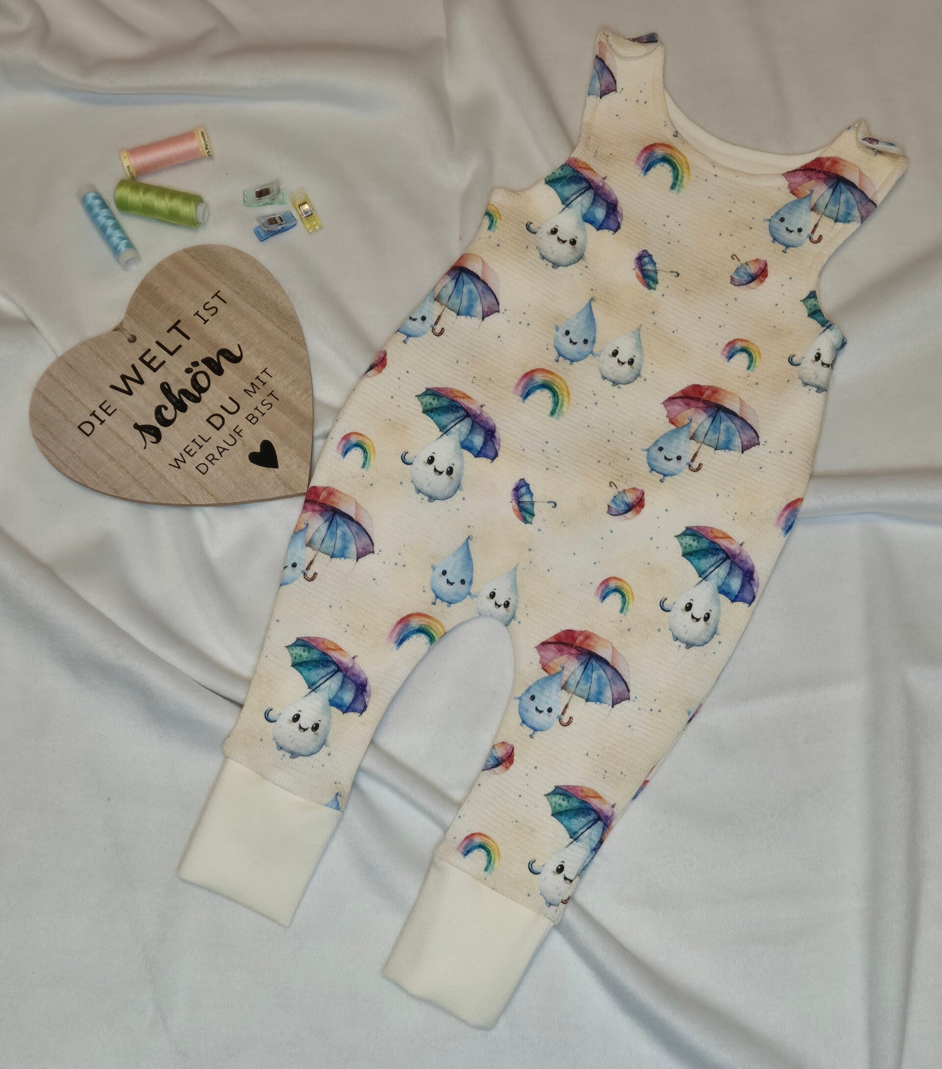 Gr. 74 - Strampler  "happy raindrops"