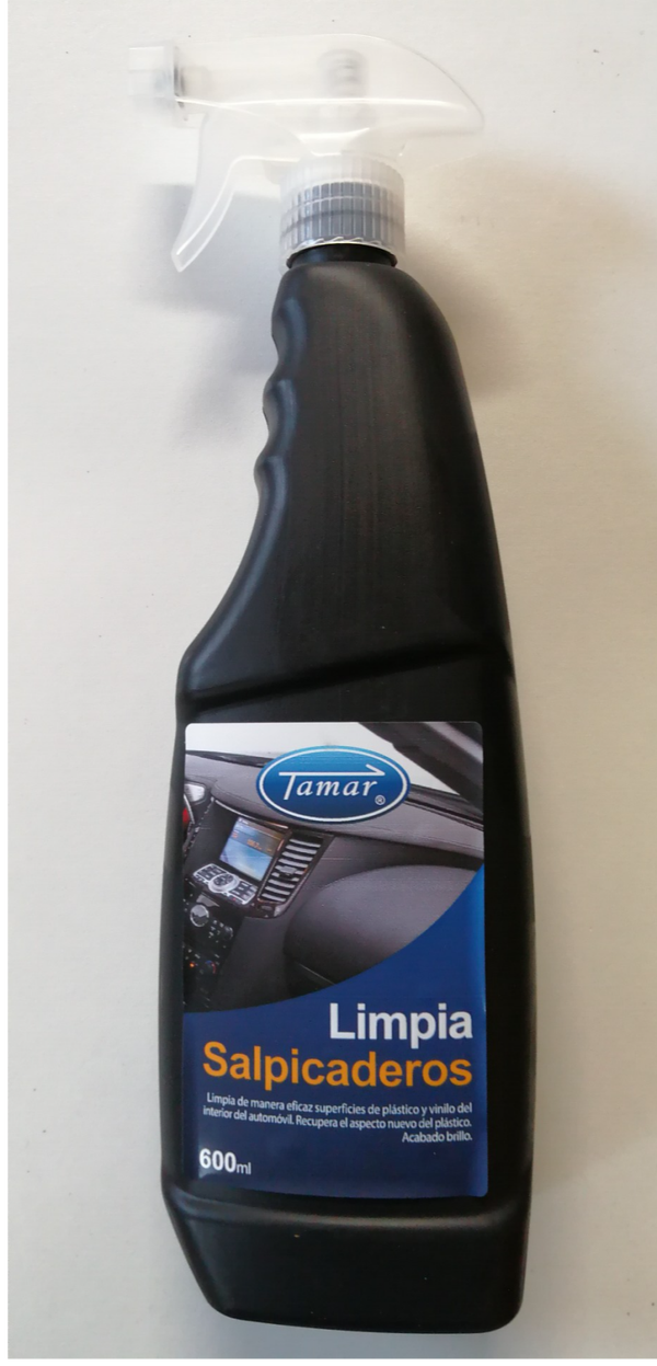 Nettoyant tableau de bord auto