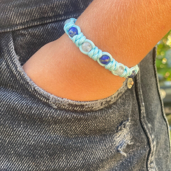 Lichtblauwe armband met Lapis lazuli en bergkristal edelsteen 6 mm