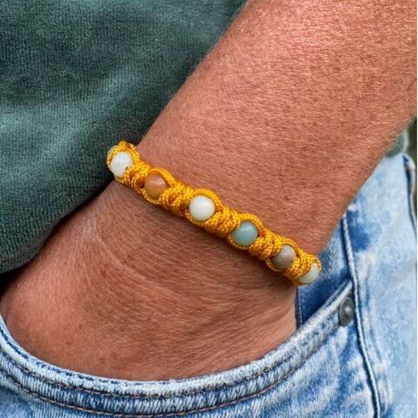 Gele armband met Amzoniet edelsteen 6 mm